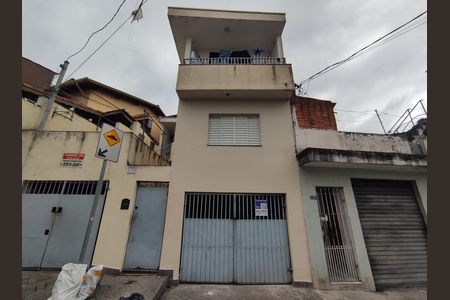 Casa para alugar com 90m², 2 quartos e 1 vaga Casa para alugar com 90m², 2 quartos e 1 vagaFachada