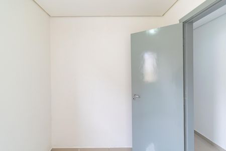 Quarto 2 de casa para alugar com 2 quartos, 90m² em Cidade Domitila, São Paulo