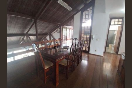 Casa para alugar com 430m², 4 quartos e 2 vagas