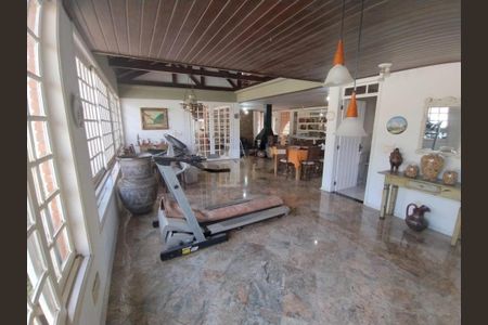 Casa para alugar com 430m², 4 quartos e 2 vagas