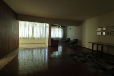 Apartamento à venda com 220m², 4 quartos e 2 vagasSala