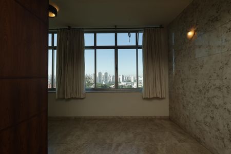 Apartamento à venda com 220m², 4 quartos e 2 vagasSala