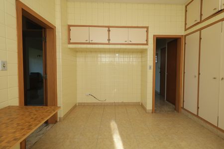 Apartamento à venda com 220m², 4 quartos e 2 vagasCozinha