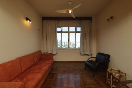 Apartamento à venda com 220m², 4 quartos e 2 vagasSala