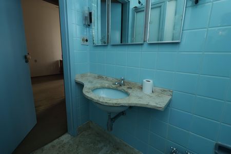 Apartamento à venda com 220m², 4 quartos e 2 vagasBanheiro social
