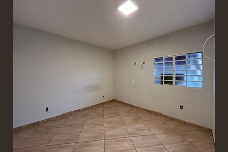 Casa à venda com 198m², 6 quartos e 5 vagas