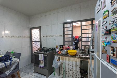 Casa à venda com 250m², 2 quartos e 2 vagas Casa à venda com 250m², 2 quartos e 2 vagasCozinha