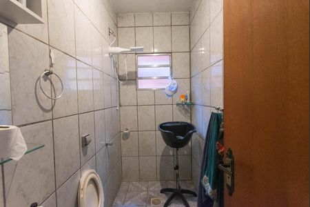 Casa à venda com 250m², 2 quartos e 2 vagas Casa à venda com 250m², 2 quartos e 2 vagasBanheiro