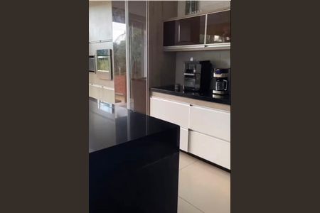 Casa de condomínio à venda com 710m², 5 quartos e 9 vagas