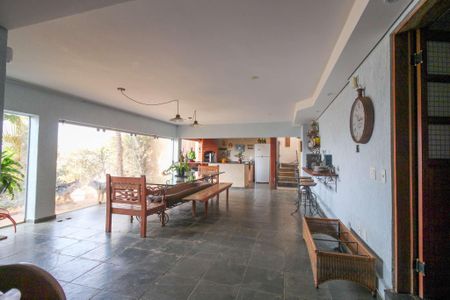 Casa à venda com 407m², 4 quartos e 4 vagas
