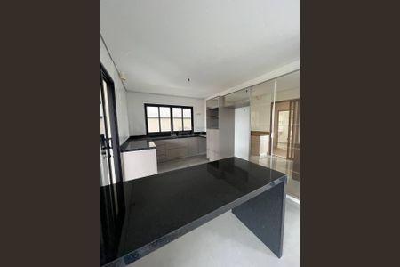 Casa à venda com 4 quartos, 280m² em Swiss Park, Campinas