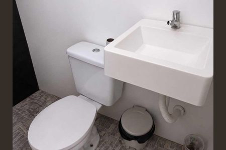 Casa para alugar com 100m², 1 quarto e sem vaga Casa para alugar com 100m², 1 quarto e sem vagaBanheiro
