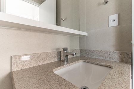 Apartamento para alugar com 60m², 2 quartos e sem vagaBanheiro
