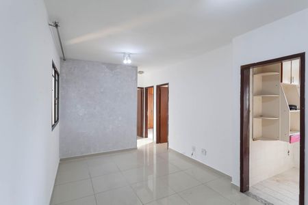 Sala de apartamento para alugar com 3 quartos, 59m² em Padre Eustáquio, Belo Horizonte