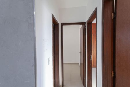 Corredor de apartamento para alugar com 3 quartos, 59m² em Padre Eustáquio, Belo Horizonte