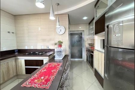 Casa à venda com 4 quartos, 454m² em Swiss Park, Campinas