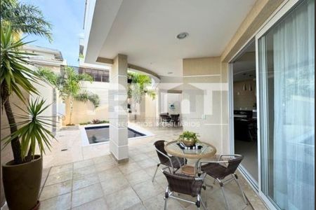 Casa à venda com 454m², 4 quartos e 4 vagas