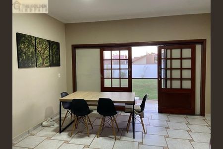 Casa à venda com 4 quartos, 287m² em Santa Cruz, Valinhos