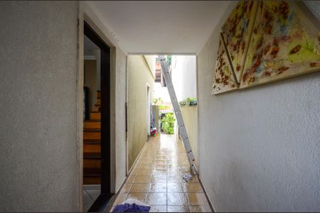 Casa à venda com 120m², 3 quartos e 3 vagasCorredor externo