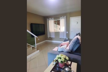 Sala de casa de condomínio à venda com 3 quartos, 210m² em Jacarepaguá, Rio de Janeiro