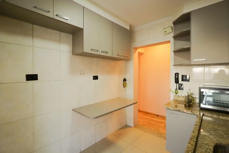 Cozinha de apartamento à venda com 2 quartos, 85m² em Vila Sofia, São Paulo