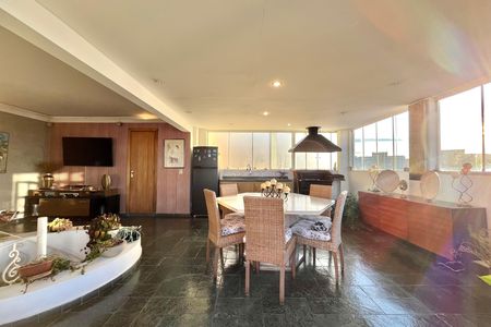 Apartamento à venda com 118m², 2 quartos e 2 vagas Apartamento à venda com 118m², 2 quartos e 2 vagasCobertura