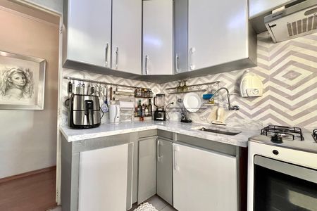 Apartamento à venda com 118m², 2 quartos e 2 vagas Apartamento à venda com 118m², 2 quartos e 2 vagasCozinha