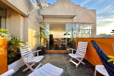 Apartamento à venda com 118m², 2 quartos e 2 vagas Apartamento à venda com 118m², 2 quartos e 2 vagasCobertura
