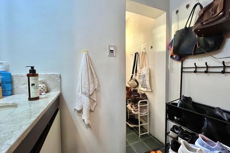 Apartamento à venda com 118m², 2 quartos e 2 vagas Apartamento à venda com 118m², 2 quartos e 2 vagasBanheiro da Suíte