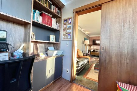 Apartamento à venda com 118m², 2 quartos e 2 vagas Apartamento à venda com 118m², 2 quartos e 2 vagasEscritório
