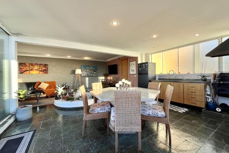 Apartamento à venda com 118m², 2 quartos e 2 vagas Apartamento à venda com 118m², 2 quartos e 2 vagasCobertura