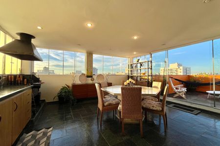 Apartamento à venda com 118m², 2 quartos e 2 vagas Apartamento à venda com 118m², 2 quartos e 2 vagasCobertura