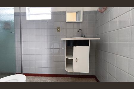 Casa para alugar com 86m², 2 quartos e 1 vaga Casa para alugar com 86m², 2 quartos e 1 vagaBanheiro