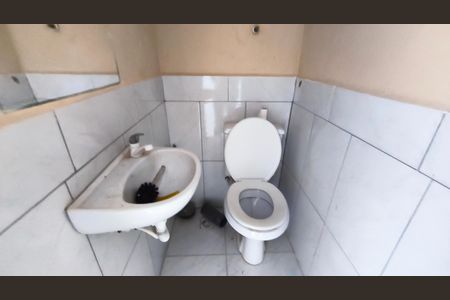 Casa para alugar com 86m², 2 quartos e 1 vaga Casa para alugar com 86m², 2 quartos e 1 vagaBanheiro da Garagem