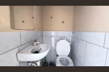 Casa para alugar com 86m², 2 quartos e 1 vaga Casa para alugar com 86m², 2 quartos e 1 vagaBanheiro da Garagem