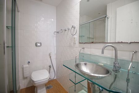 Apartamento à venda com 79m², 3 quartos e 1 vaga Apartamento à venda com 79m², 3 quartos e 1 vagaBanheiro