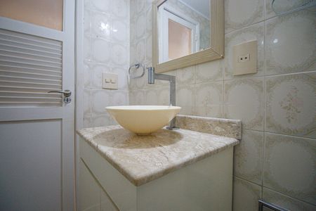 Apartamento à venda com 79m², 3 quartos e 1 vaga Apartamento à venda com 79m², 3 quartos e 1 vagaBanheiro 2
