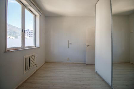 Apartamento à venda com 79m², 3 quartos e 1 vaga Apartamento à venda com 79m², 3 quartos e 1 vagaQuarto 2