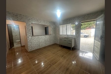 Casa para alugar com 70m², 2 quartos e 1 vaga Casa para alugar com 70m², 2 quartos e 1 vagaSala/Cozinha