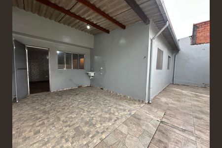 Casa para alugar com 70m², 2 quartos e 1 vaga Casa para alugar com 70m², 2 quartos e 1 vagaQuintal
