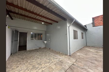 Casa para alugar com 70m², 2 quartos e 1 vaga Casa para alugar com 70m², 2 quartos e 1 vagaQuintal