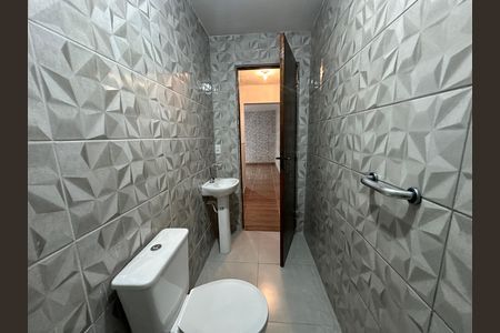 Casa para alugar com 70m², 2 quartos e 1 vaga Casa para alugar com 70m², 2 quartos e 1 vagaBanheiro