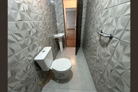 Casa para alugar com 70m², 2 quartos e 1 vaga Casa para alugar com 70m², 2 quartos e 1 vagaBanheiro