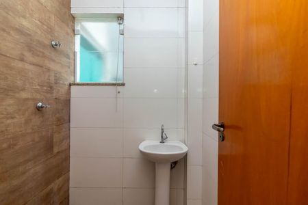 Casa de condomínio à venda com 70m², 2 quartos e 2 vagasBanheiro