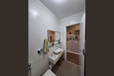 Casa de condomínio à venda com 340m², 4 quartos e 1 vaga Casa de condomínio à venda com 340m², 4 quartos e 1 vagaBanheiro Social