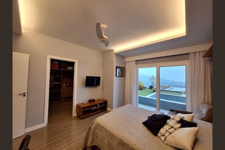 Casa de condomínio à venda com 340m², 4 quartos e 1 vaga Casa de condomínio à venda com 340m², 4 quartos e 1 vagaSuíte 2