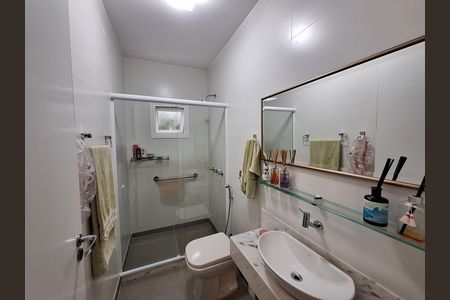 Casa de condomínio à venda com 340m², 4 quartos e 1 vaga Casa de condomínio à venda com 340m², 4 quartos e 1 vagaBanheiro Social