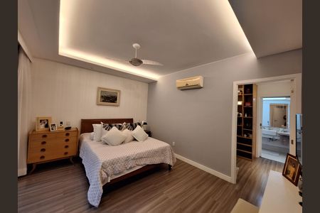 Casa de condomínio à venda com 340m², 4 quartos e 1 vaga Casa de condomínio à venda com 340m², 4 quartos e 1 vaga Suíte 1