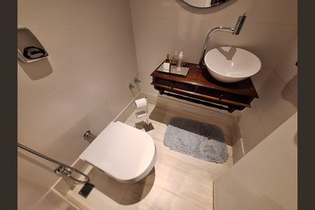 Casa de condomínio à venda com 340m², 4 quartos e 1 vaga Casa de condomínio à venda com 340m², 4 quartos e 1 vagaLavabo