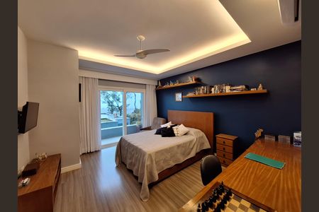 Casa de condomínio à venda com 340m², 4 quartos e 1 vaga Casa de condomínio à venda com 340m², 4 quartos e 1 vaga Suíte 2